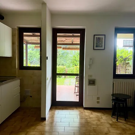 Apartamento Casa Lalla - Charming House With Garden And View Fiumelatte